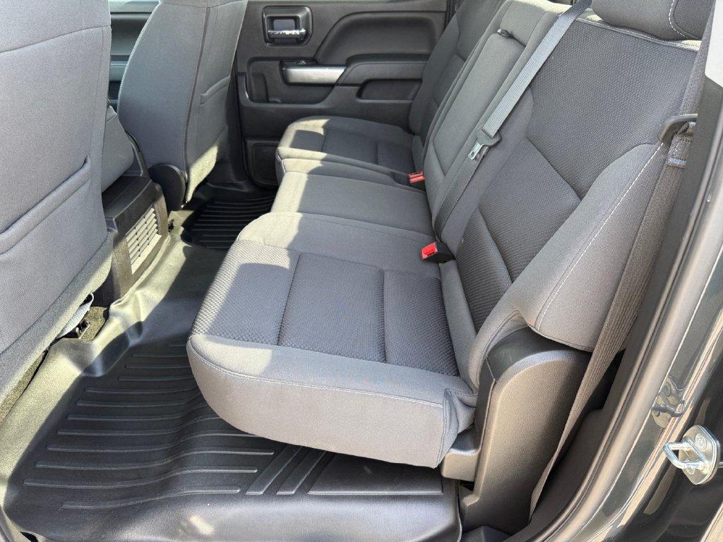 Used 2018 Chevrolet Silverado 1500 LT w/ LT Eassist Package AWD/4WD image 11