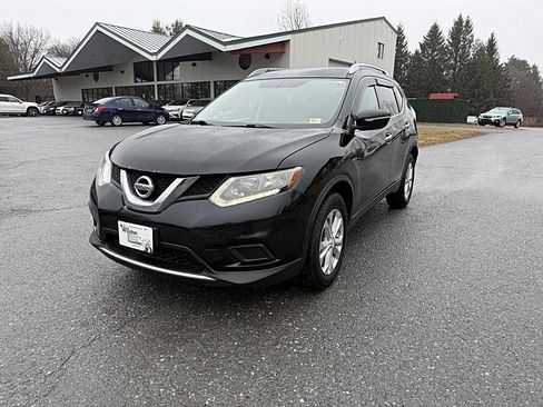 Used 2015 Nissan Rogue SV image 1