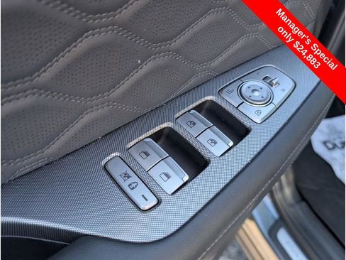 Used 2021 Hyundai Palisade Calligraphy image 16