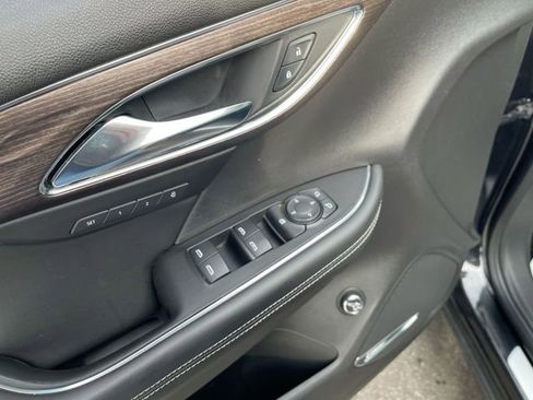 Used 2022 Buick Envision Avenir w/ Technology Package II image 24