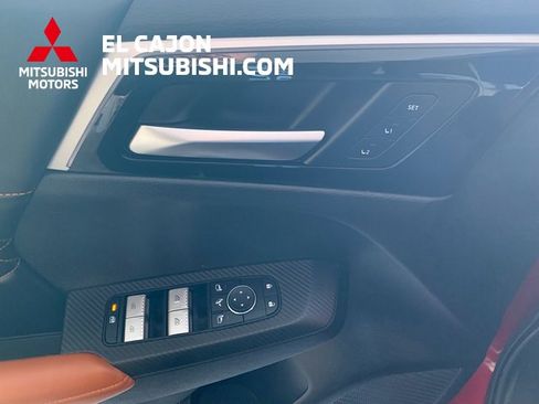 Used 2025 Mitsubishi Outlander SEL image 11