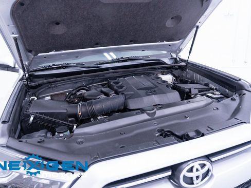 Used 2020 Toyota 4Runner SR5 image 10