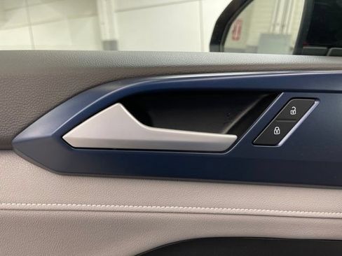 Used 2024 Volkswagen Taos SE w/ Panoramic Sunroof Package AWD/4WD image 34