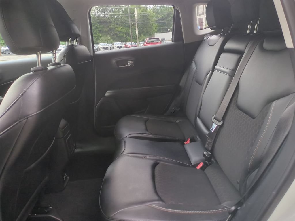 Used 2018 Jeep Compass Latitude w/ Popular Equipment Group AWD/4WD image 23
