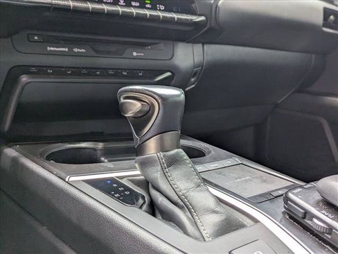 Used 2021 Lexus UX 200 w/ Premium Package FWD image 14