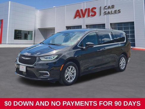 Used 2025 Chrysler Pacifica Select FWD image 1