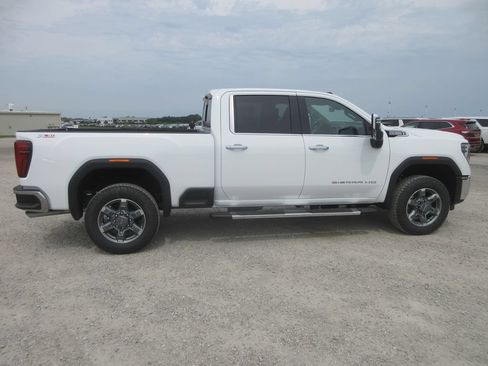 New 2026 GMC Sierra 2500 SLT w/ SLT Premium Package AWD/4WD image 3