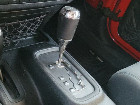 Used 2012 Jeep Wrangler Unlimited Sport image 26