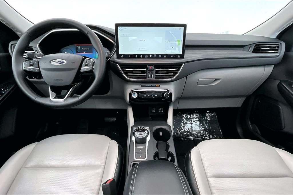Used 2025 Ford Escape Platinum AWD/4WD image 18