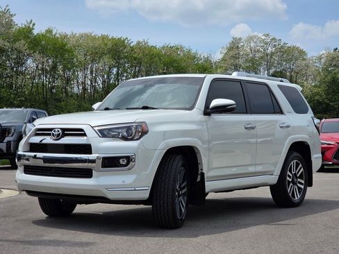 Used 2022 Toyota 4Runner Limited AWD/4WD image 26