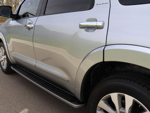 Used 2016 Toyota Sequoia Limited image 19