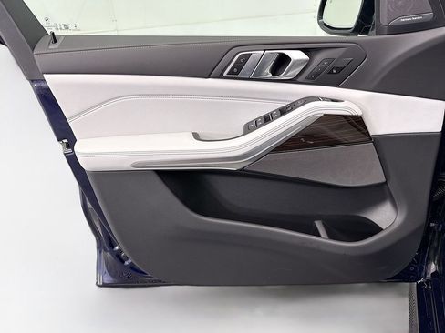 New 2026 BMW X5 xDrive40i w/ M Sport Package image 23