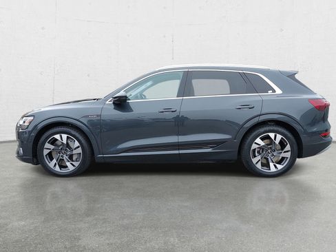 Certified 2023 Audi e-tron Premium Plus w/ Premium Plus Package AWD/4WD image 8