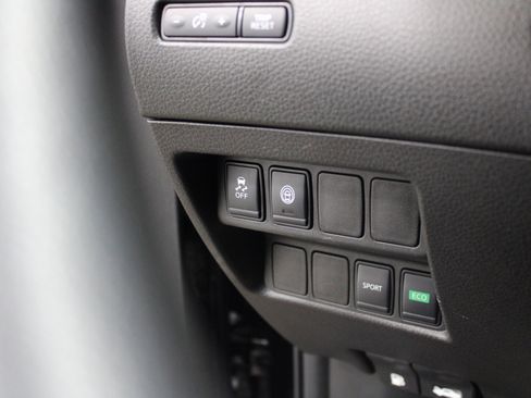 Used 2020 Nissan Rogue Sport S image 26