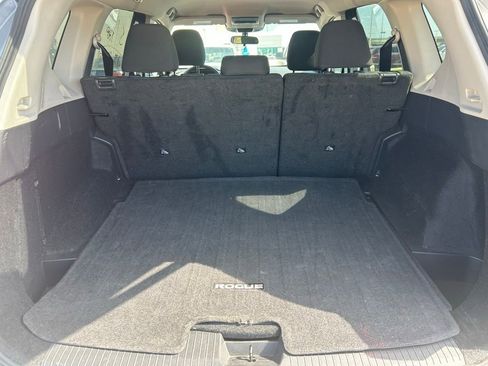 Used 2025 Nissan Rogue SV FWD image 7