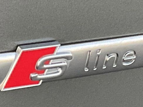 Used 2024 Audi A6 Premium Plus image 9