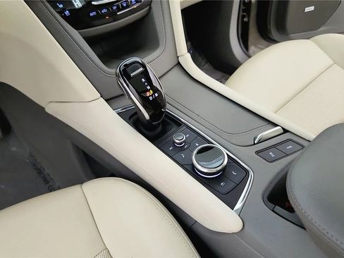 Used 2023 Cadillac XT5 Premium Luxury image 36