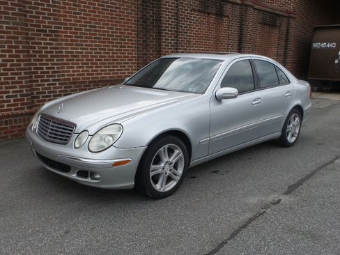 Used 2006 Mercedes-Benz E 350 Sedan image 34
