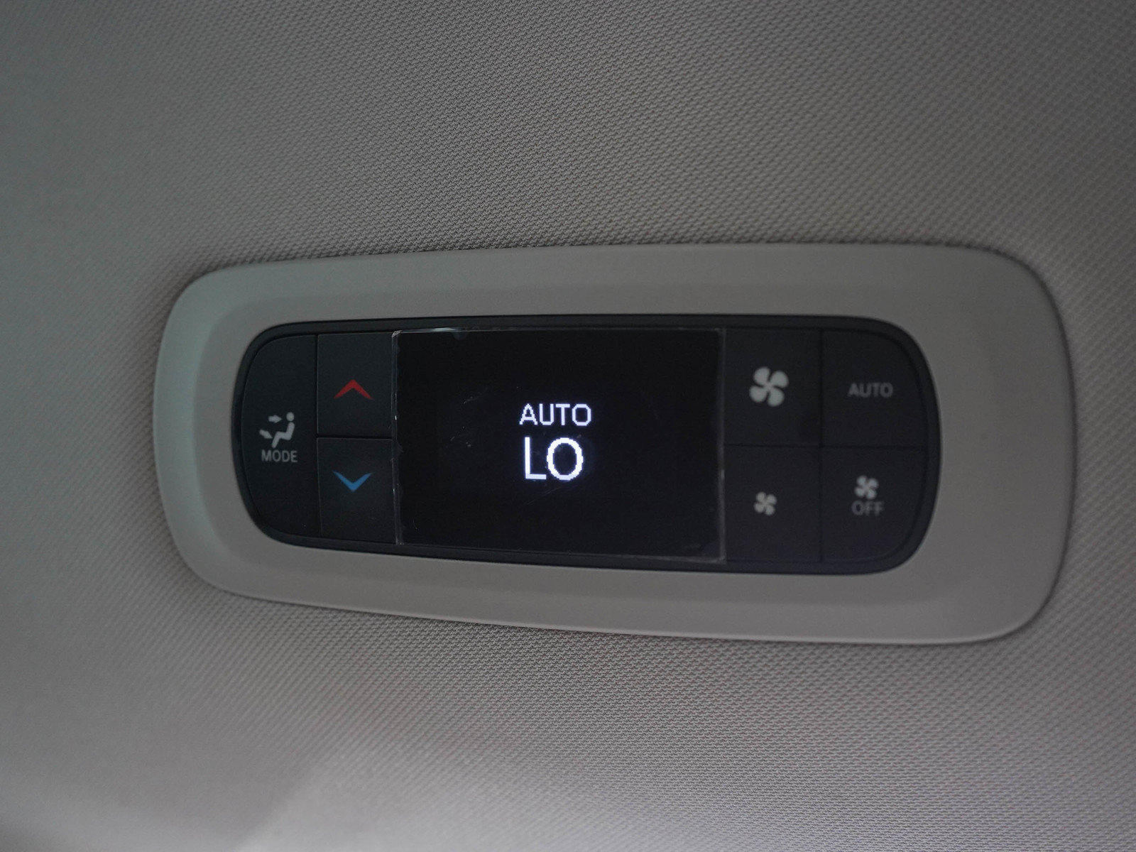 Used 2024 Chrysler Pacifica Touring-L AWD/4WD image 17