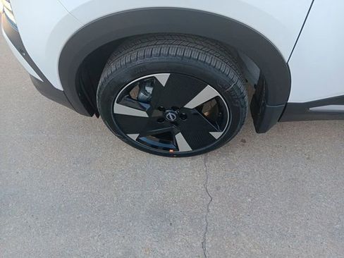 New 2026 Nissan Kicks SR image 34