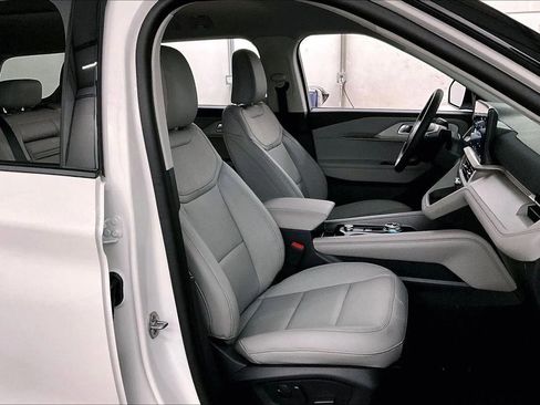 New 2026 Ford Explorer Active w/ Active Comfort Package image 7