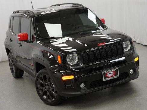 Certified 2023 Jeep Renegade Latitude image 9