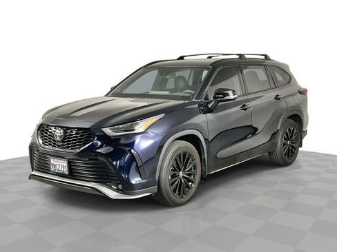 Used 2024 Toyota Highlander XSE FWD image 1