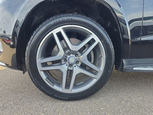 Used 2017 Mercedes-Benz GLS 550 4MATIC image 9