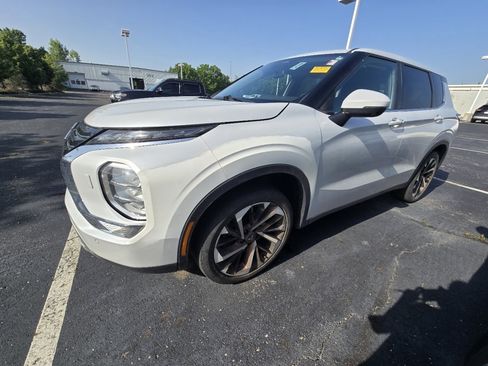 Used 2022 Mitsubishi Outlander SE AWD/4WD image 4