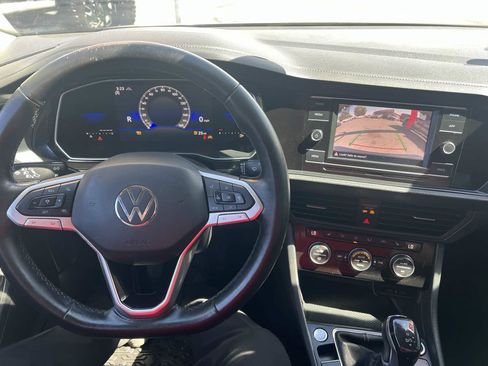 Used 2022 Volkswagen Jetta SE FWD image 11