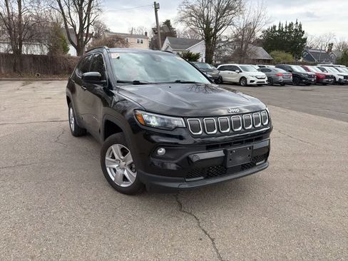 Used 2022 Jeep Compass Latitude image 27