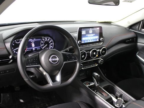 Used 2025 Nissan Sentra SR FWD image 7
