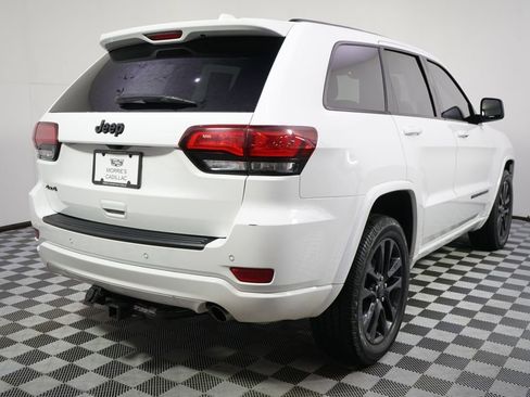 Used 2021 Jeep Grand Cherokee Laredo X AWD/4WD image 6
