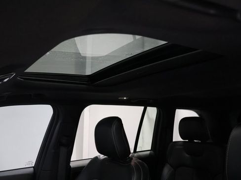 Used 2024 Jeep Grand Cherokee Altitude image 10