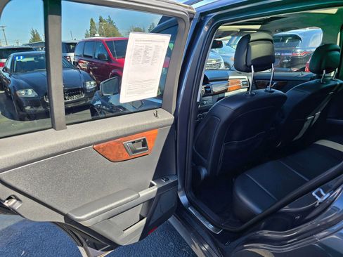 Used 2011 Mercedes-Benz GLK 350 4MATIC image 16
