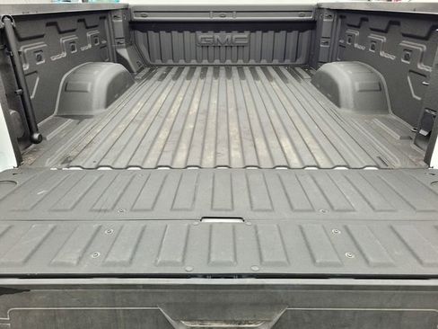 Used 2025 GMC Sierra 2500 AT4 image 33