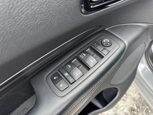 Used 2023 Dodge Durango SXT w/ SXT Blacktop Group image 22