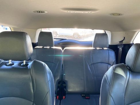 Used 2020 Buick Enclave Essence w/ Sport Touring Edition image 31