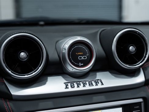 Used 2016 Ferrari California T RWD image 57