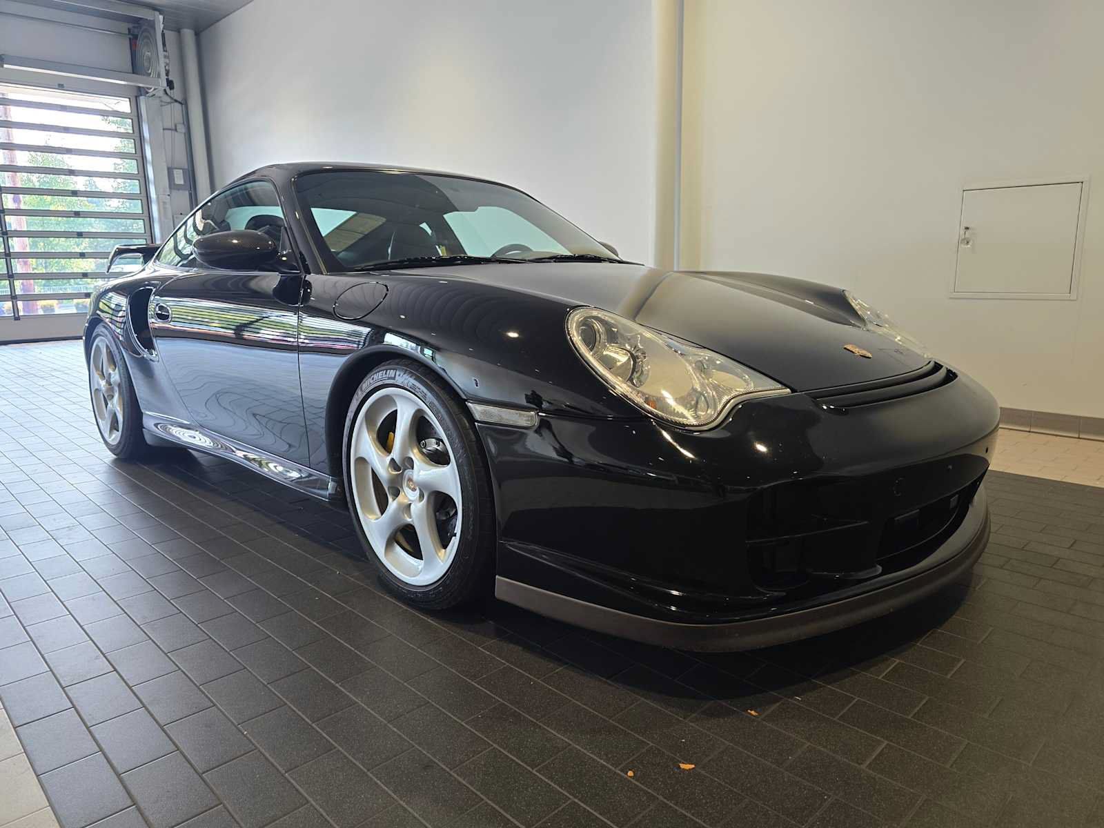 Used 2002 Porsche 911 GT2 RWD image 9