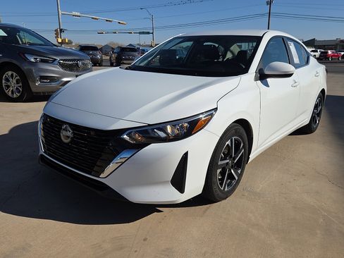 Used 2024 Nissan Sentra SV image 2