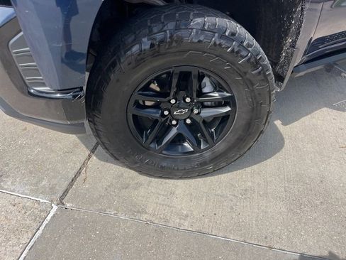 Used 2021 Chevrolet Silverado 1500 LT Trail Boss w/ Convenience Package II image 35