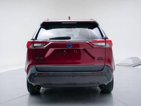 Used 2021 Toyota RAV4 XLE w/ Convenience Package AWD/4WD image 7