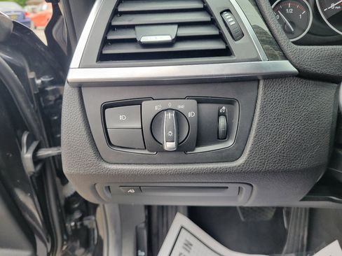 Used 2018 BMW 330i xDrive Sedan AWD/4WD image 20