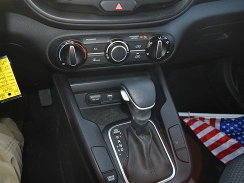Used 2023 Kia Soul LX w/ LX Technology Package FWD image 15