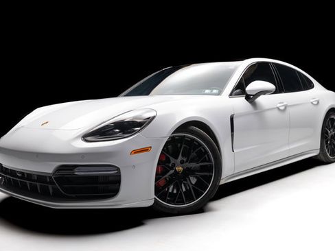 Used 2020 Porsche Panamera GTS w/ Premium Package Plus image 21