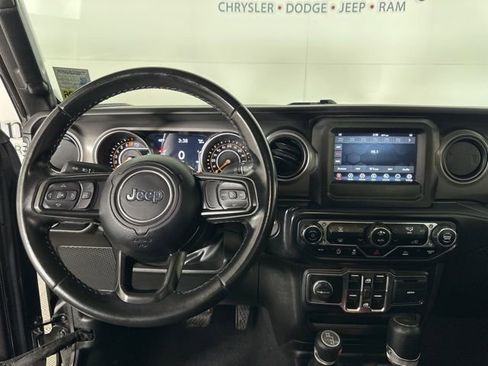 Used 2022 Jeep Gladiator Sport image 11