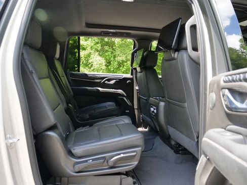 Used 2021 GMC Yukon XL Denali w/ Denali Ultimate Package AWD/4WD image 39