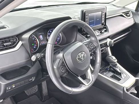 Used 2019 Toyota RAV4 XLE Premium image 36