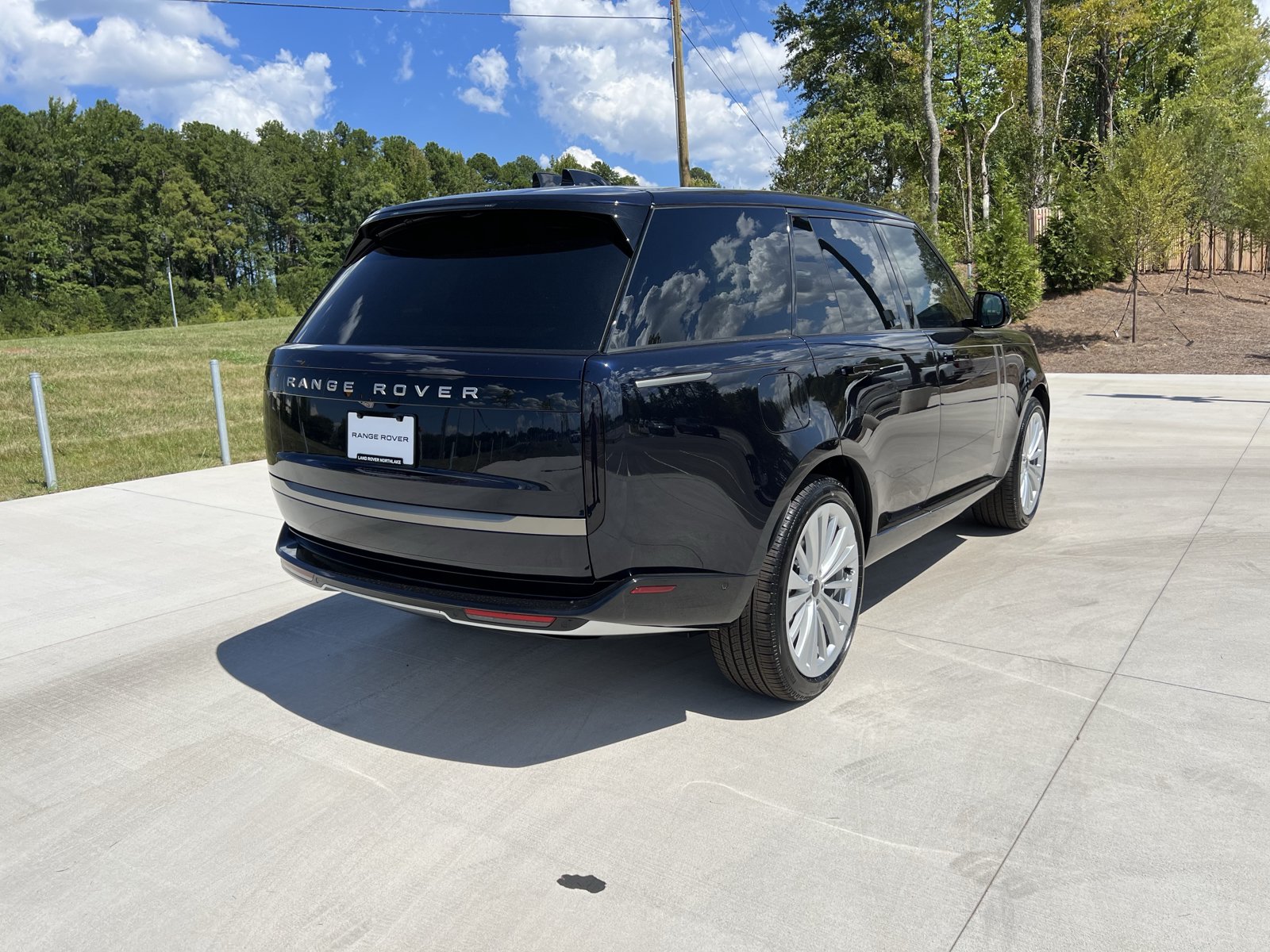 New 2026 Land Rover Range Rover SE AWD/4WD image 2